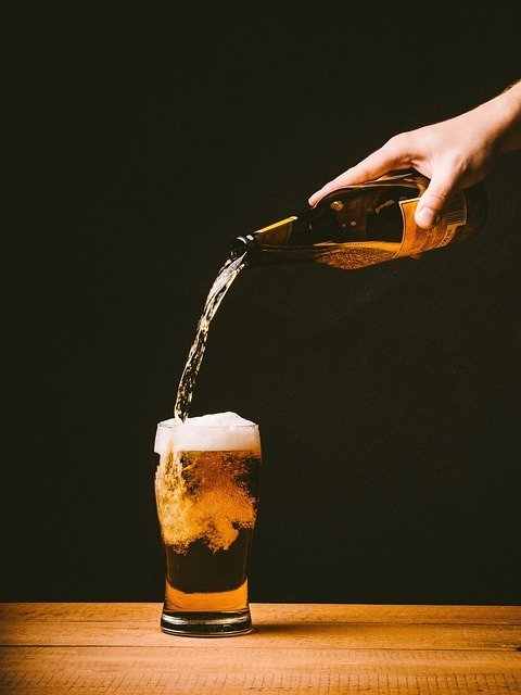 biere qui est servi dans un verre
